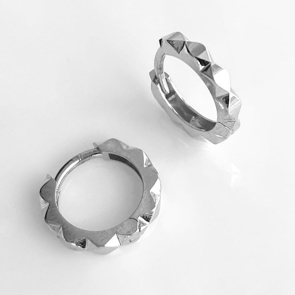 Hoop Earrings in 14K/585 White Gold – SAPPHIRE